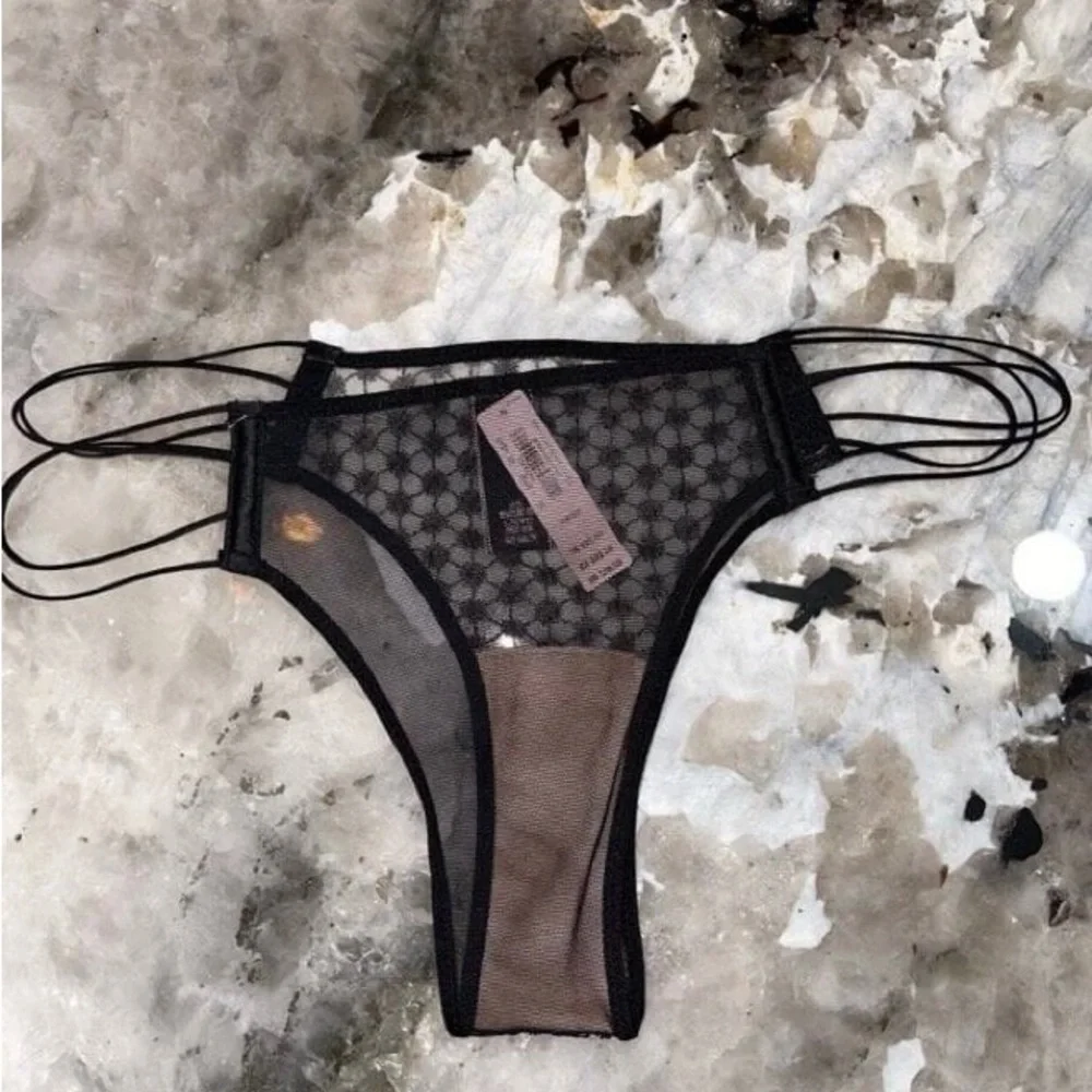 Victoria's Secret Black and Tan Panty - Picture 4 of 7